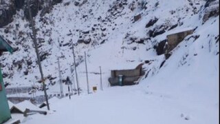 সিকিমে প্রবল তুষারপাত। 