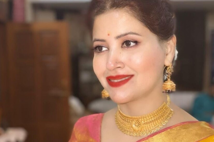  ভারতের সেরা সুন্দরী আইপিএস অফিসাদের তালিকায় সিমালা অন্যতম৷ ছোটবেলা থেকে তিনি নাচ করতে ভালবাসতেন৷ তিনি তাঁর প্রশিক্ষণও নিয়েছিলেন৷ তাঁর ঝোঁক ছিল অভিনয়ে৷ স্কুল-কলেজে তিনি বিভিন্ন নাটকে অংশও নিয়েছিলেন৷ কিন্তু শেষে তাঁকে তাঁর ভাগ্য টেনে নিয়ে এল সিভিল সার্ভিসের দিকে৷