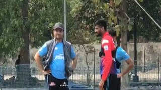 কোচের ভূমিকায় ক্রিকেট মাঠে ফিরে আরও প্রাণবন্ত মহারাজ কোচের ভূমিকায় ক্রিকেট মাঠে ফিরে আরও প্রাণবন্ত মহারাজ