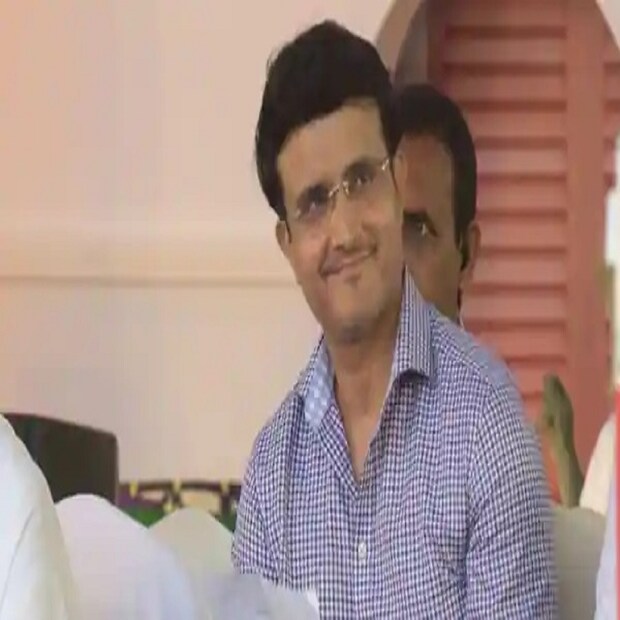 আইসিসি চ্যাম্পিয়ন্স ট্রফির ফাইনালে সর্বোচ্চ ব্যক্তিগত রানের রেকর্ডটিও রয়েছে সৌরভ গঙ্গোপাধ্যায়ের নামে। ২০০০ সালে নিউজিল্যান্ডের বিপক্ষে পাইনালে ১১৭ রান করেছিলেন সৌরভ।