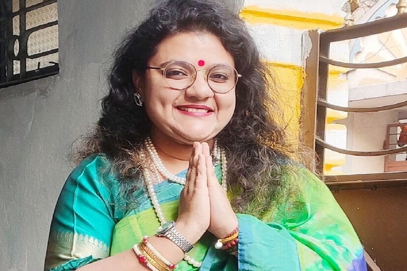 *সম্প্রতি নিজের ফেসবুকে একটি ভিডিও পোস্ট করেছেন সুজাতা। সেখানে তাঁকে কনের সাজে দেখা গিয়েছিল। আর সেই ভিডিও ঘিরেই শুরু হয় ব্যাপক জল্পনা। ছবিঃ ফেসবুক।