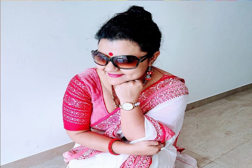 *বিয়েতে সাজগোজ, আনন্দের পাশাপাশি গুরুত্বপূর্ণ মেনু। তবে সেখানে বেশ কিছু চমক রাখতে চাইছেন সুজাতা মণ্ডল। কারণ, তিনি 'কমন’ মেনু চাইছেন না। বিয়েতে আমন্ত্রিতদের যাতে কোনও ত্রুটি না হয় তার দিকে নজর থাকবে। তবে এখনও মেনু ফাঁস করব না। ছবিঃ ফেসবুক।