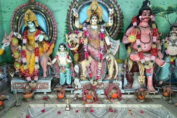 মন্দিরে