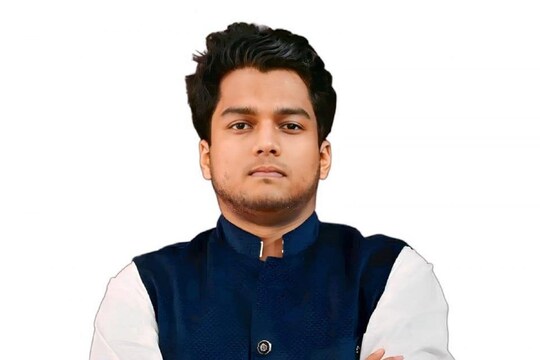 সোশ্যাল মিডিয়ায় ‘ধন্যবাদ’ কেন লিখলেন সুপ্রিয় ? 