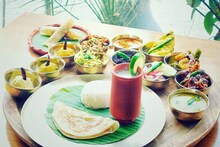 ওপার বাংলার স্বাদ এপার বাংলায়!ঢাকাই কষা মাংসের রেসিপি ভাগ করে নিল শহরের পাঁচতারা