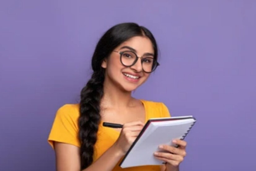 কোনও ব্যক্তির মাথায় যে কতটা বুদ্ধি তা বোঝা বেশ কঠিন। আর কেউই বড় একটা এমন বিষয় খুঁটিয়ে দেখেন না সচরাচর। কিন্তু বিশেষজ্ঞরা বলছেন, নিজের বুদ্ধিমত্তা বা আইকিউ মূল্যায়ন করতে পৃথিবীর সবচেয়ে সহজ উপায় হল—তিনটি প্রশ্নের উত্তর দেওয়া। এই তিন প্রশ্নের উত্তর মিলিয়ে দেখলেই আপনি বুঝে যাবেন ঠিক কতটা বুদ্ধি আপনার মাথায়।