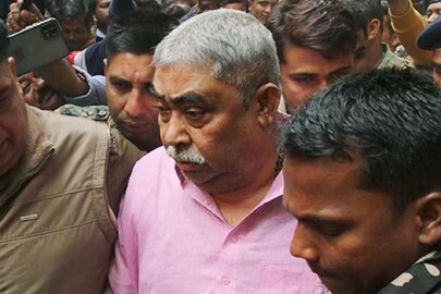 তিহাড়ে থাকতে চান না অনুব্রত। 