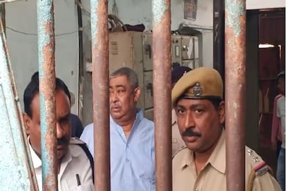 মরিয়া চেষ্টা অনুব্রতর