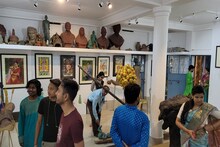 প্রত্যন্ত গ্রামের স্কুল হঠাৎ হয়ে উঠল আর্ট সেন্টার! নেপথ্যে কী আছে?