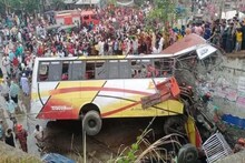 বাংলাদেশে ভয়াবহ বাস দুর্ঘটনা, পদ্মাসেতুর কাছেই সব শেষ! শুধুই মৃতদেহের মিছিল