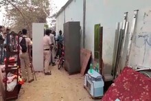 চাষের জন্য নেওয়া ঋণ স্বামীর চিকিৎসায় খরচ হয়! এবার ভিটে ছাড়া করল ব্যাঙ্ক