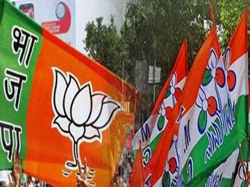 ফিরহাদ হাকিমকে সরিয়ে ফুরফুরা শরিফ উন্নয়ন পরিষদের চেয়ারম্যান বদল নিয়ে জোর চর্চা