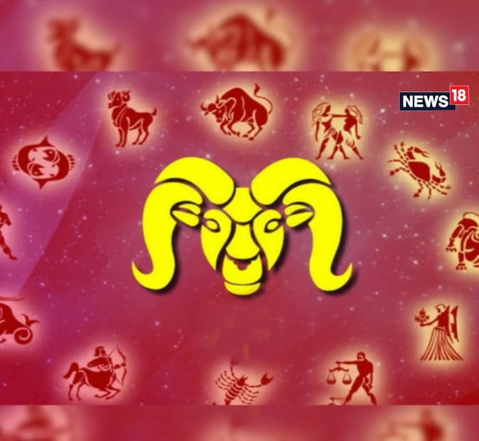 মকর রাশি: মকর রাশির জাতক-জাতিকাদের জন্যও শনির গোচর লাভদায়ক হবে। এই রাশির দ্বিতীয় ঘরে গমন করবেন শনি। এর ফলে প্রেমের ক্ষেত্রে এই সময়টা সুখকর হবে। সঙ্গী অথবা স্বামী-স্ত্রীর মধ্যে সম্পর্ক সুমধুর হবে। এছাড়া আচমকা হাতে টাকা আসারও সম্ভাবনা রয়েছে। (প্রতিবেদনের লেখা তথ্য News18 বাংলার নিজস্ব মত নয় ৷ সঠিক ফল পাওয়ার জন্য বিশেষজ্ঞের সঙ্গে যোগাযোগ করুন ৷)