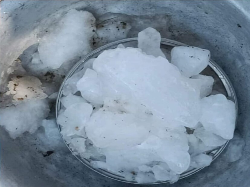 কাজে লাগান পালস পয়েন্ট খুব দ্রুত শরীর ঠান্ডা করতে ব্যবহার করুন আপনার শরীরের পালস (Home Cooling Remedy)পয়েন্টগুলো। হাতের কব্জি, কনুই, ঘাড়, কুঁচকি, গোড়ালি আর হাঁটুতে কিছুক্ষণ আইস প্যাক ধরে রাখুন। মূহুর্তেই ঠাণ্ডা হবে শরীর আপনাতেই। প্রতীকী ছবি।কাজে লাগান পালস পয়েন্ট খুব দ্রুত শরীর ঠান্ডা করতে ব্যবহার করুন আপনার শরীরের পালস (Home Cooling Remedy)পয়েন্টগুলো। হাতের কব্জি, কনুই, ঘাড়, কুঁচকি, গোড়ালি আর হাঁটুতে কিছুক্ষণ আইস প্যাক ধরে রাখুন। মূহুর্তেই ঠাণ্ডা হবে শরীর আপনাতেই। প্রতীকী ছবি।