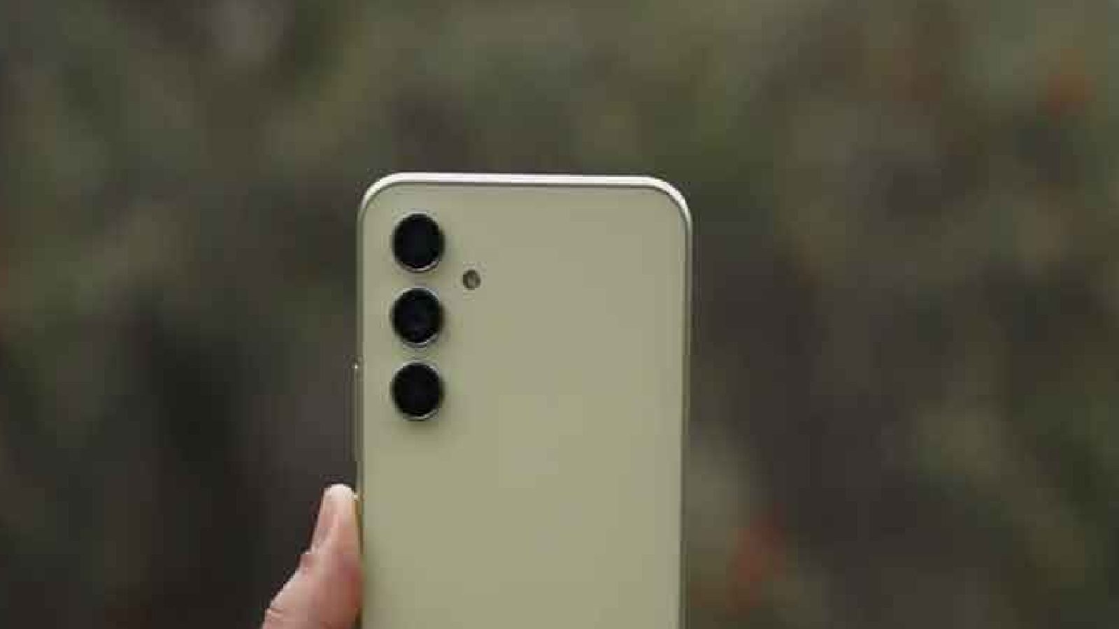 বাজারে এসেছে Samsung Galaxy A54; দেখে নিন এই ফোনের ৬টি বিষয়