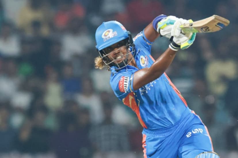 সবথেকে বেশি উইকেট শিকারী হয়ে পার্পল ক্যাপ ও ৫ লক্ষ টাকার পুরস্কার পেয়েছেন মুম্বই ইন্ডিয়ান্সের হেইলি ম্যাথিউজ। ১৬টি উইকেট নিয়েছেন এই অফ স্পিনার।