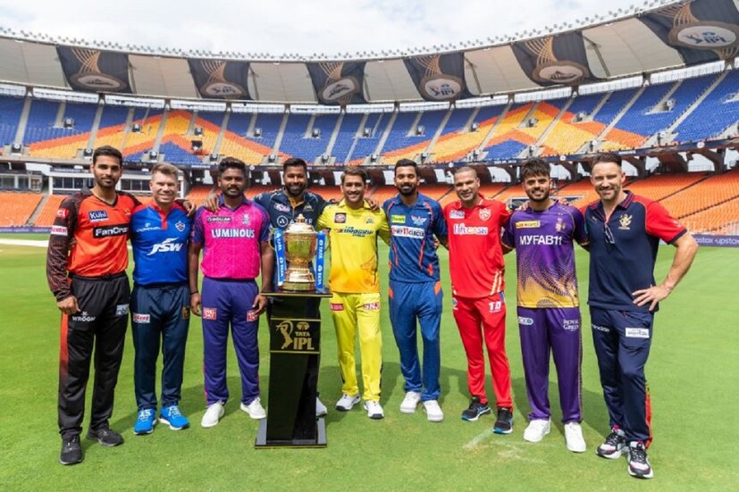 পুলওয়ামায় সেনাবাহিনীর ওপর মারাত্মক আক্রমণের পর থেকে এবং কোভিডকালে আইপিএলের ওপেনিং সেরিমনিতে নাচগান বন্ধ হয়ে গিয়েছিল৷ কিন্তু গত মাসের মহিলা আইপিএল টুর্নামেন্টের পর এবারের আইপিএল ২০২৩ এ হবে উদ্বোধনী ইনুষ্ঠান৷ ১২ টি ভ্যেনুতে ৫২ দিন ধরে ৭০ টি লিগ পর্বের ম্যাচ খেলা হবে৷