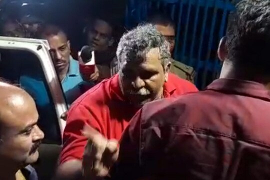 আদালতে নিজেই সওয়াল করলেন জিতেন্দ্র তিওয়ারি