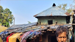 লটারিতে কোটি টাকা খবর শুনেই অজ্ঞান মাছ বিক্রেতা