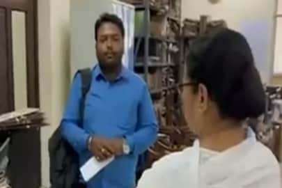 নবান্নে দফতরে মমতা