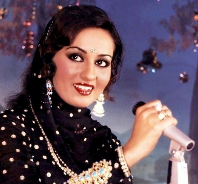 মহসিন জানিয়েছেন, বিবাহবিচ্ছেদ নিয়ে তাঁর কোনও অনুশোচনা নেই। এক জন মানুষের সঙ্গে বিয়ে করেছিলেন। আর সেই মানুষটা কে, কোথায় থাকতেন, কী করতেন, সেই নিয়ে তাঁর বিন্দুমাত্র মাথাব্যথা ছিল না। তবে মহসিন একটা সিদ্ধান্ত নিয়েছিলেন যে, তিনি পাকিস্তানেই থাকবেন। কারণ তিনি এক জন পাকিস্তানি এবং সেটাই তাঁর আসল পরিচয়।