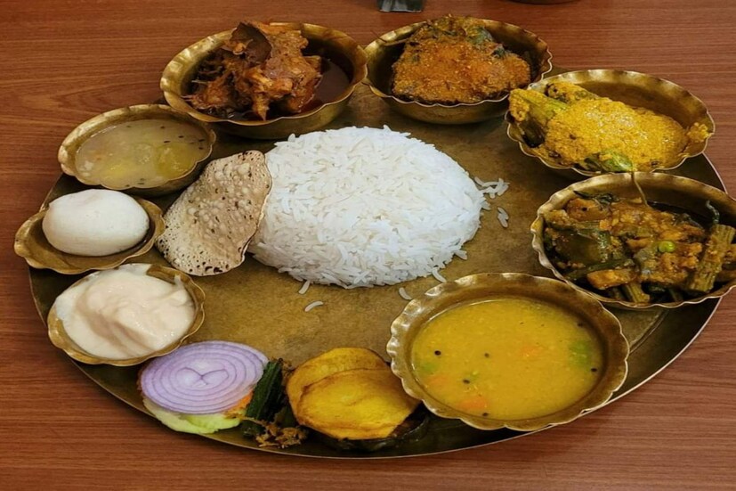 ইউরিক অ্যাসিডের সমস্যা থাকলে রোগীদের সেই সব খাবার এড়িয়ে চলতে হবে যাতে পিউরিনের পরিমাণ বেশি থাকে। সেক্ষেত্রে এই রোগে ভাত খাওয়া উচিত কিনা তা নিয়ে প্রশ্ন ওঠে বার বার। আসুন জেনে নেওয়া যাক ইউরিক অ্যাসিডের সমস্যা থাকলে ভাত খাওয়া ক্ষতিকর কি না।