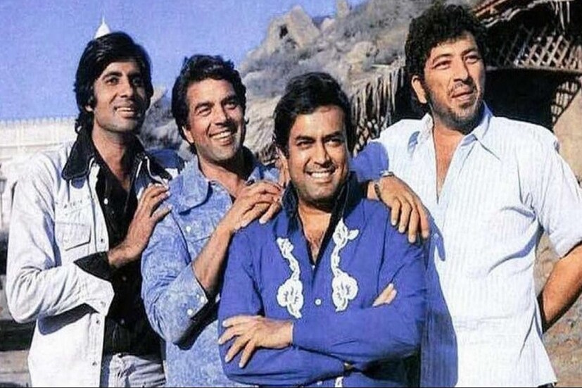 সালটা ছিল ১৯৭৫। মুক্তি পেয়েছিল রমেশ সিপ্পি পরিচালিত ‘শোলে’। ছবিতে অভিনয় করেছিলেন সেই সময়কার তাবড় অভিনেতা-অভিনেত্রীরা। অমিতাভ বচ্চন, ধর্মেন্দ্র, সঞ্জীব কুমার, আমজাদ খান, হেমা মালিনী, জয়া বচ্চনের মতো তারকাদের উজ্জ্বল উপস্থিতির ফলে ইতিহাস গড়েছিল ছবিটি। 