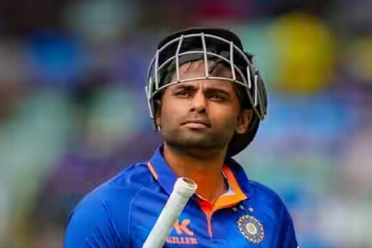 সূর্যকুমার রান পাচ্ছেন না কেন ? কী করতে হবে, বলে দিলেন গাভাসকর (Photo Courtesy: PTI)