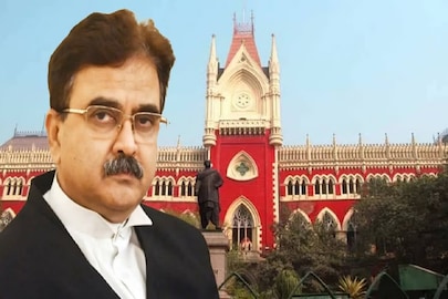 আদালতের নির্দেশে চাকরি হারা