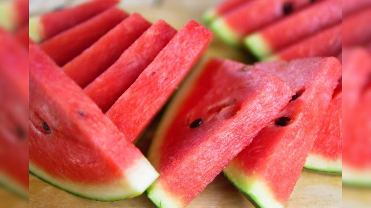Read Watermelon Watermelon: লাল টকটকে রসালো তরমুজ মিষ্টি কিনা কীভাবে বুঝবেন, রইল চেনার ...