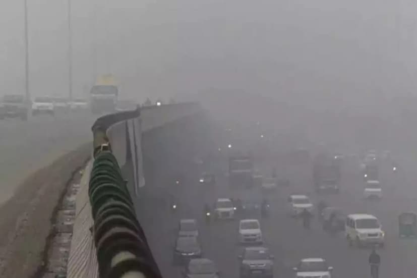 সোমবার দিল্লিতে আকাশ মেঘলা থাকবে, আর আগামী কয়েকদিন বিহার ও রাজস্থানে বৃষ্টির সম্ভাবনা রয়েছে। আবহাওয়া দফতর জানিয়েছে, জম্মু ও কাশ্মীরে আবহাওয়া পরিষ্কার থাকবে। সেই সঙ্গে দক্ষিণ-পশ্চিমাঞ্চলের কোথাও কোথাও শিলাবৃষ্টির পূর্বাভাস রয়েছে।