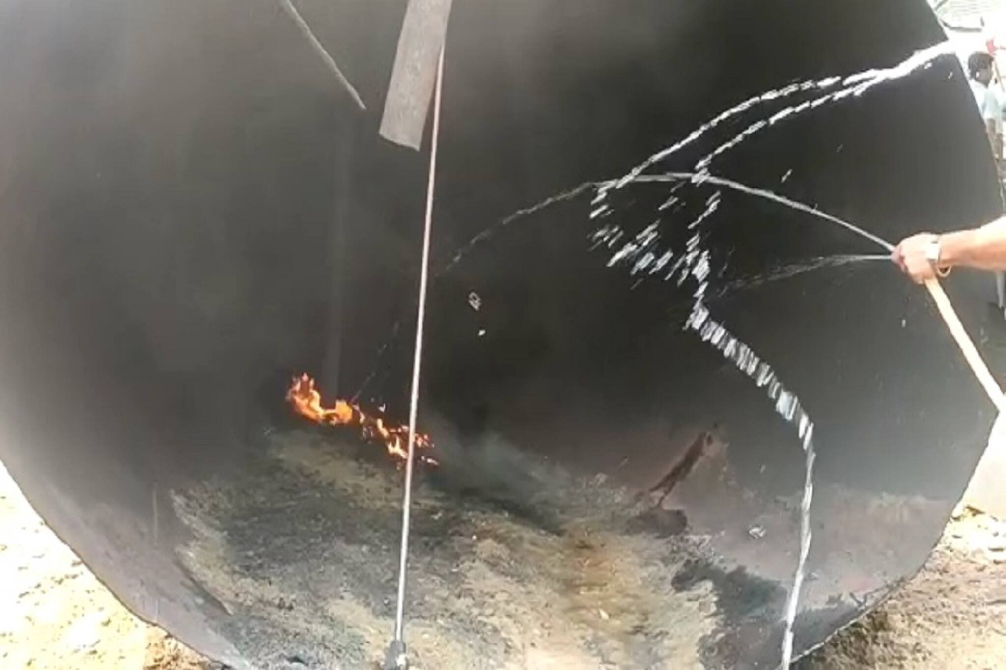 প্রথমে আগুন, তারপর বিস্ফোরণ! পেট্রোল পাম্পের ভয়াবহ ঘটনায় আহত দুই