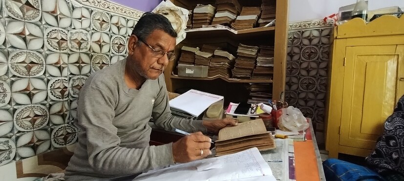 উষ্ণতম স্থানগুলির মধ্যে অন্যতম হচ্ছে বাঁকুড়া। ভয়ানক তাপপ্রবাহ এবং সূর্যের দাবদাহ জ্বালিয়ে পুড়িয়ে শেষ করে দিচ্ছে রোজগার জীবন। তবে বৃষ্টি কবে আসবে সেই নিয়ে আবহাওয়া দফতর জানায় যে চলতি সপ্তাহের শেষে সামান্য বৃষ্টিপাত হলেও হতে পারে। তবে অব্যাহত থাকবে এই তাপপ্রবাহ। ( লেখা: নীলাঞ্জন ব্যানার্জী)