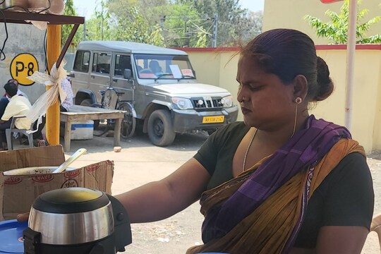 নিজের