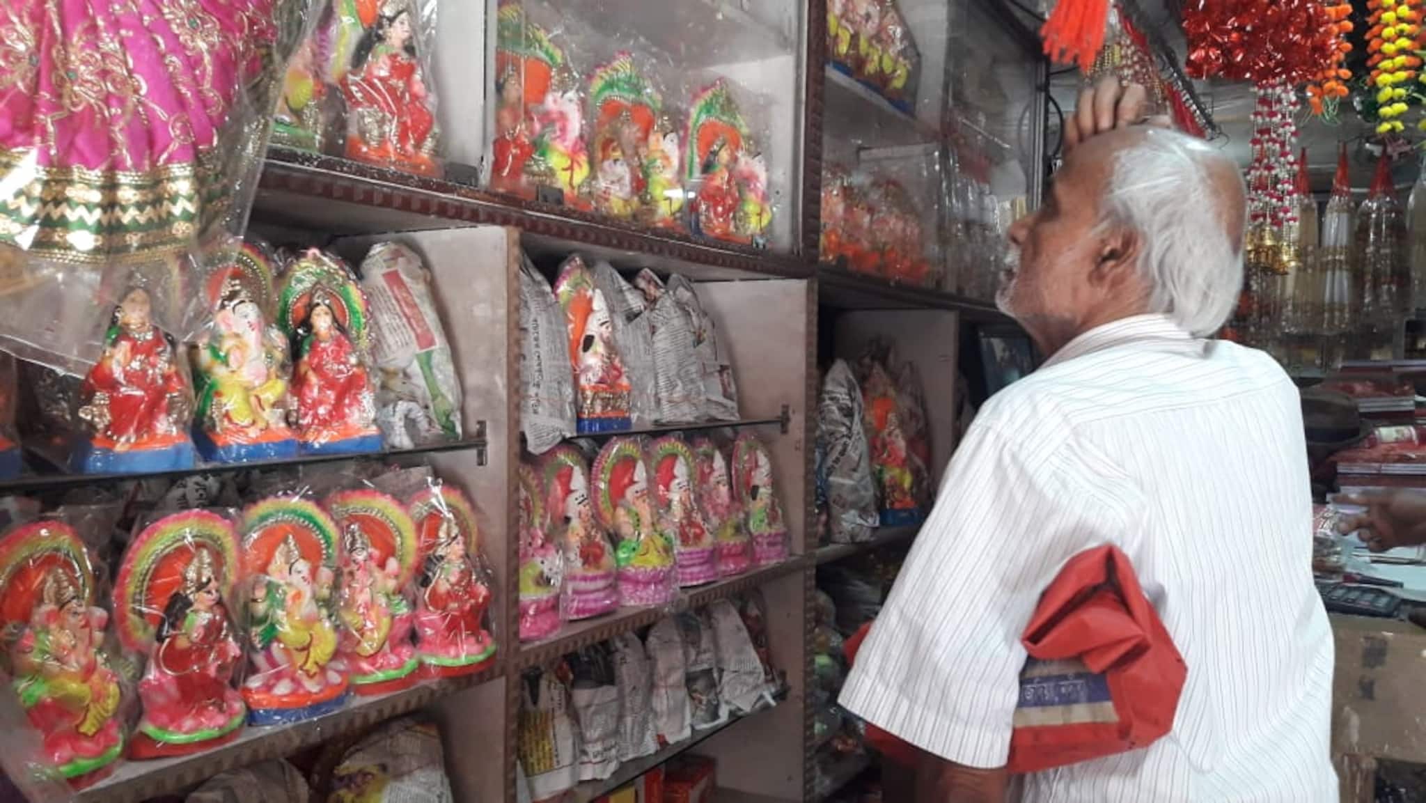 বাজারে গণেশ মূর্তি কেনার ভিড়! পয়লা বৈশাখে দারুণ সস্তায় পাওয়া যাচ্ছে!