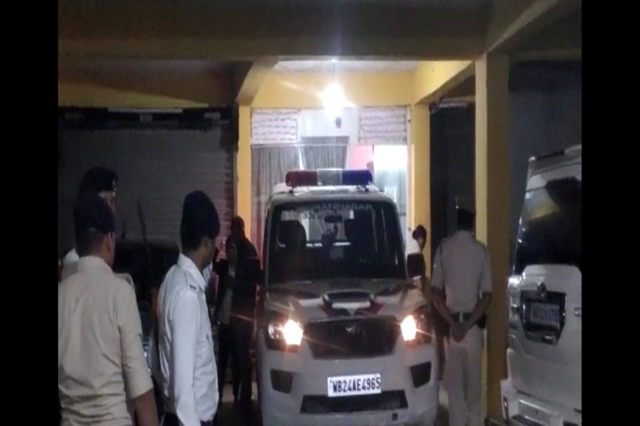 নিউটাউনে গেস্ট হাউসের আড়ালে মধুচক্র! কী চলছিল নাবালিকাদের সঙ্গে! জানুন