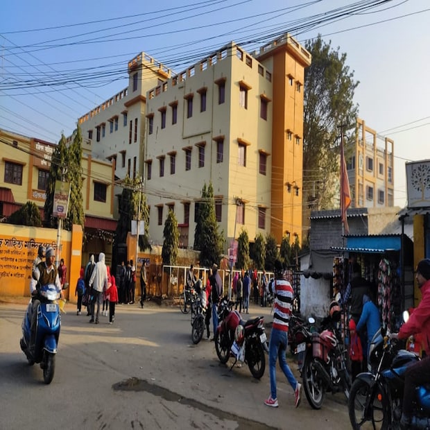 বাঁকুড়া, পুরুলিয়া, বীরভূম‌, পশ্চিম বর্ধমানে রয়েছে তাপপ্রবাহের সর্তকতা। জেলার মানুষদের সতর্ক করা হচ্ছে তোদের হাত থেকে বাঁচতে সমস্ত দিক থেকে ব্যবস্থা গ্রহণ করার জন্য।