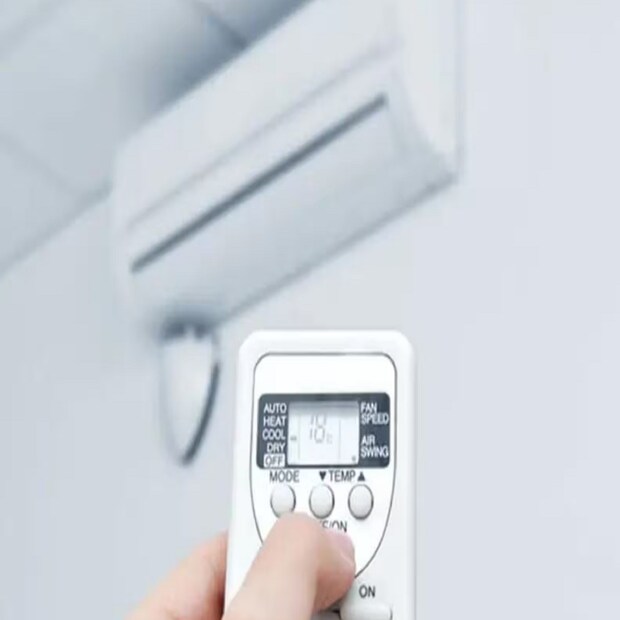 এছাড়া রয়েছে Voltas-এর ১.৪ টনের ফাইভ-স্টার ইনভার্টার অ্যাডজাস্টেবল স্প্লিট এসি। এমনিতে এর দাম ৩৮,৪৯৯ টাকা। Amazon-এর বিশেষ সেল-এ এটি পাওয়া যাবে ৪৪ শতাংশ ছাড়ে। এছাড়াও, ক্রেডিট কার্ডে ইনস্ট্যান্ট ডিসকাউন্ট এবং নো কস্ট ইএমআই-এর সুবিধাও পাওয়া যেতে পারে।