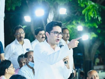 শনিবার থেকে জেলা সফরে অভিষেক