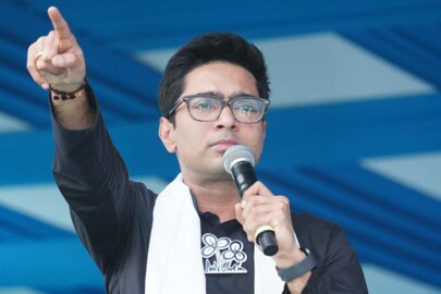  অভিষেক বন্দোপাধ্যায়