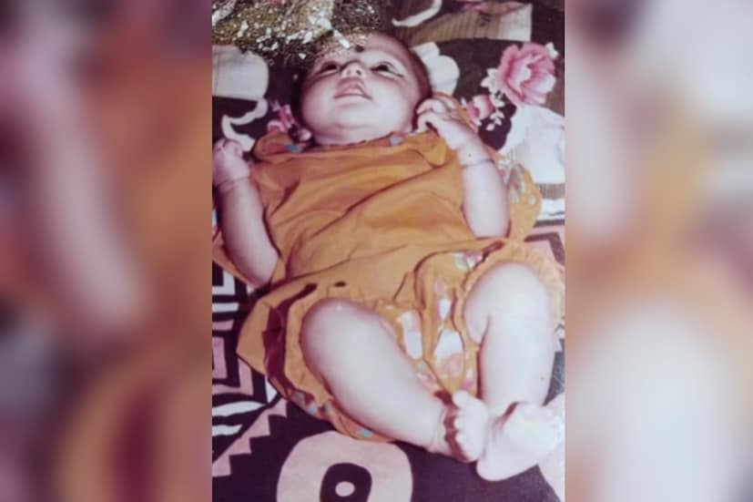চিনতে পারছেন ছবির খুদেকে? তিনি কেবল বাংলার তারকা নন, তিনি জীবনের যোদ্ধা। তিনি লড়াই করেছেন। তাঁর লড়াই দেখেছে গোটা বাংলা।