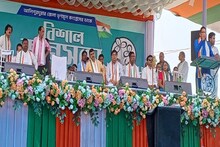 একই মঞ্চে প্রাক্তন-বর্তমান, চোখাচোখি হল, কথা হল কি?