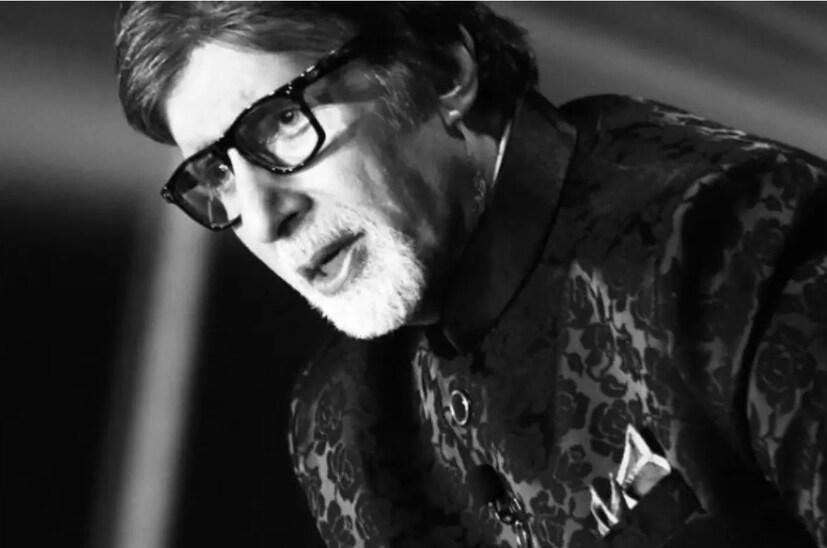 এর আগে অবশ্য ছবি প্রযোজনার কাজ করেছিলেন তিনি। আর তাঁর পরিচালিত প্রথম ছবিই অমিতাভের ডুবন্ত কেরিয়ারকে বাঁচিয়ে দিয়েছিল। যদিও বিষয়টা অতটাও সহজ ছিল না। কারণ অমিতাভকে নেওয়ার জেরে নানা হুমকির মুখে পড়েতে হয়েছিল তাঁকে। কিন্তু তাতে দমে যাননি কে সি বোকাডিয়া। আর ছবিটি মুক্তি পাওয়ার পরেই হয় কামাল। বক্স অফিসে চূড়ান্ত সাফল্য পায় ‘আজ কা অর্জুন’।