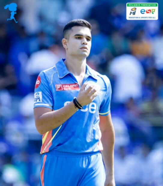ম্যাচে ২ ওভার বল করেন অর্জুন তেন্ডুলকর। খরচ করেন ১৭ রান। যা টি-২০ ক্রিকেটে খুব একটা বেশি নয়। ছেলের অভিষেক দেখেন বর্তমানে মুম্বই ইন্ডিয়ান্সের মেন্টর সচিন তেন্ডুলকর।