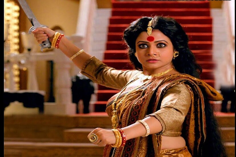 ২০১৪ সালে মুক্তি পায় পরিচালক সুজিত মণ্ডলের অরুন্ধতী ছবিটি। এই ছবিটি একটি হরর থ্রিলাব়। এই ছবিতে একেবারে ভিন্ন চরিত্রে আত্মপ্রকাশ করতে দেখা গিয়েছে অভিনেত্রীকে।