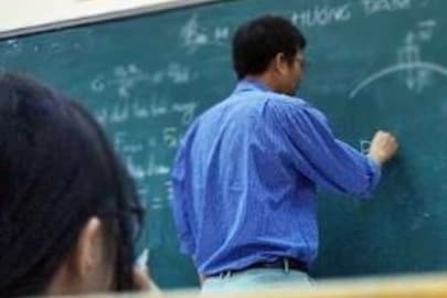 রাজ্যে বাড়ছে সহকারি অধ্যাপক নিয়োগের শূন্যপদ। (প্রতীকী ছবি)
