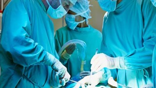 করোনারি আর্টারি বাইপাস গ্র্যাফটিং। প্রতীকী ছবি। 