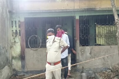 তালা ভেঙে উদ্ধার লাশ