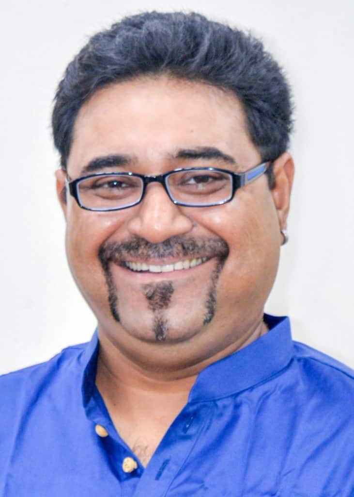 Dr. Himadri Chakraborty, Periodontist, Implantologist & LASER Aided Dentist