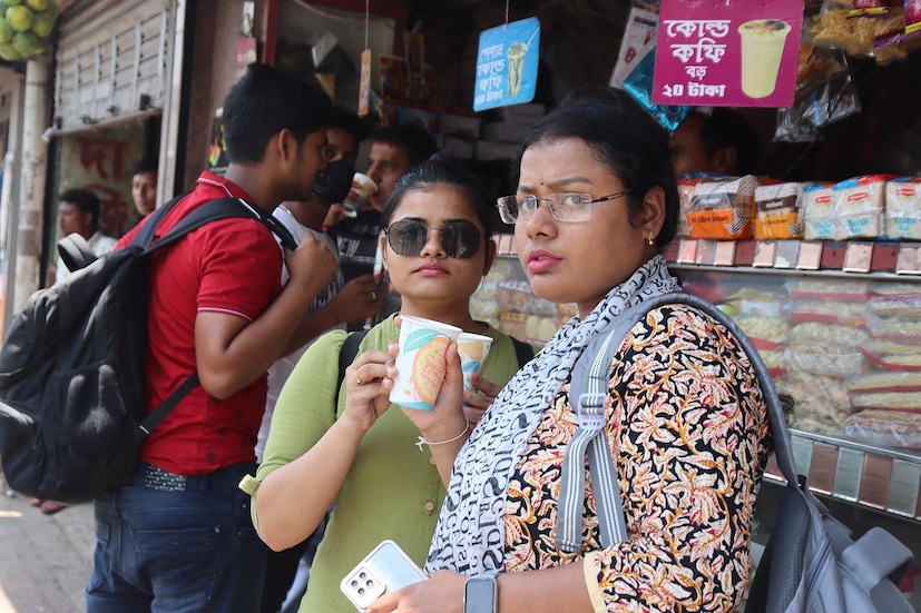 সকাল থেকেই অসহ্য গরম। গরমের জেরে ঘুম উড়েছে জেলাবাসীর। নতুন বছরে গরমের হাত থেকে এখনই স্বস্তি মিলবে না রাজ্যবাসীর, তেমনটাই জানাচ্ছে আবহাওয়া দফতর। (তথ্য-- বনোয়ারিলাল চৌধুরী)